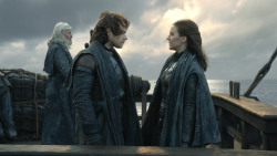 extant_GameOfThrones_8x01-Winterfell_2768