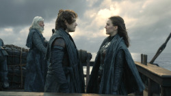 extant_GameOfThrones_8x01-Winterfell_2771