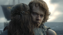 extant_GameOfThrones_8x01-Winterfell_2790