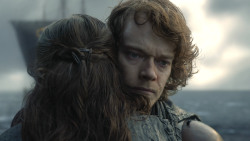 extant_GameOfThrones_8x01-Winterfell_2793
