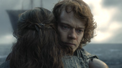 extant_GameOfThrones_8x01-Winterfell_2794