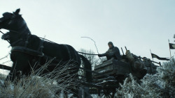 extant_GameOfThrones_8x01-Winterfell_2795