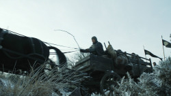 extant_GameOfThrones_8x01-Winterfell_2796
