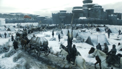 extant_GameOfThrones_8x01-Winterfell_2808