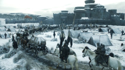 extant_GameOfThrones_8x01-Winterfell_2809