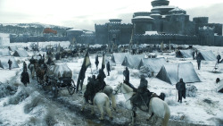 extant_GameOfThrones_8x01-Winterfell_2811