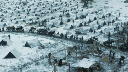 extant_GameOfThrones_8x01-Winterfell_2824