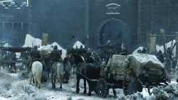 extant_GameOfThrones_8x01-Winterfell_2828