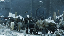 extant_GameOfThrones_8x01-Winterfell_2829