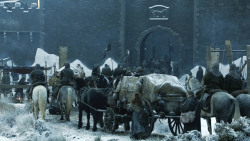extant_GameOfThrones_8x01-Winterfell_2832