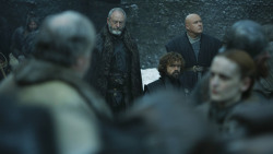 extant_GameOfThrones_8x01-Winterfell_2842