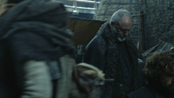 extant_GameOfThrones_8x01-Winterfell_2883