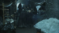 extant_GameOfThrones_8x01-Winterfell_2903