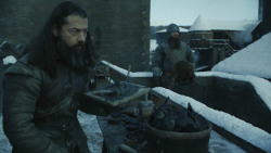 extant_GameOfThrones_8x01-Winterfell_2927