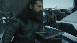 extant_GameOfThrones_8x01-Winterfell_2928