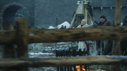extant_GameOfThrones_8x01-Winterfell_3023