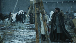 extant_GameOfThrones_8x01-Winterfell_3028