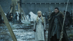 extant_GameOfThrones_8x01-Winterfell_3033