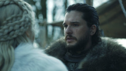 extant_GameOfThrones_8x01-Winterfell_3049