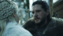 extant_GameOfThrones_8x01-Winterfell_3053