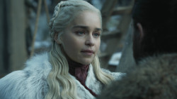 extant_GameOfThrones_8x01-Winterfell_3059
