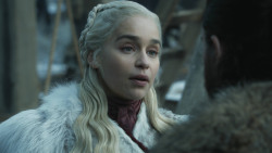 extant_GameOfThrones_8x01-Winterfell_3061