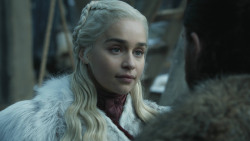 extant_GameOfThrones_8x01-Winterfell_3064