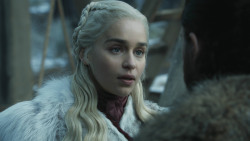 extant_GameOfThrones_8x01-Winterfell_3067