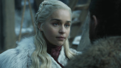 extant_GameOfThrones_8x01-Winterfell_3068