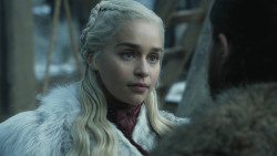 extant_GameOfThrones_8x01-Winterfell_3069