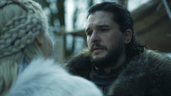 extant_GameOfThrones_8x01-Winterfell_3071