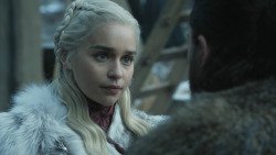 extant_GameOfThrones_8x01-Winterfell_3073