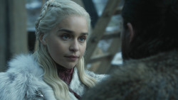 extant_GameOfThrones_8x01-Winterfell_3074