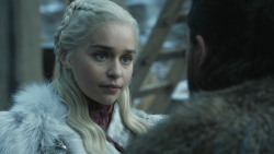 extant_GameOfThrones_8x01-Winterfell_3075