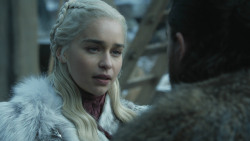 extant_GameOfThrones_8x01-Winterfell_3078