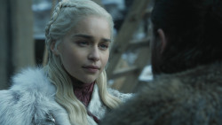 extant_GameOfThrones_8x01-Winterfell_3079