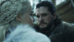 extant_GameOfThrones_8x01-Winterfell_3082