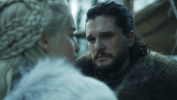 extant_GameOfThrones_8x01-Winterfell_3083