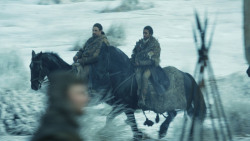 extant_GameOfThrones_8x01-Winterfell_3087
