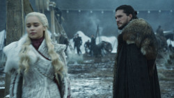 extant_GameOfThrones_8x01-Winterfell_3089