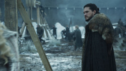 extant_GameOfThrones_8x01-Winterfell_3090