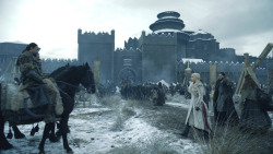extant_GameOfThrones_8x01-Winterfell_3098