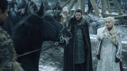 extant_GameOfThrones_8x01-Winterfell_3108