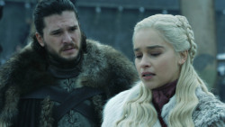 extant_GameOfThrones_8x01-Winterfell_3119