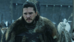 extant_GameOfThrones_8x01-Winterfell_3124