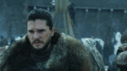 extant_GameOfThrones_8x01-Winterfell_3125
