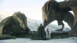 extant_GameOfThrones_8x01-Winterfell_3149