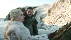 extant_GameOfThrones_8x01-Winterfell_3158