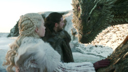 extant_GameOfThrones_8x01-Winterfell_3164