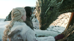 extant_GameOfThrones_8x01-Winterfell_3167